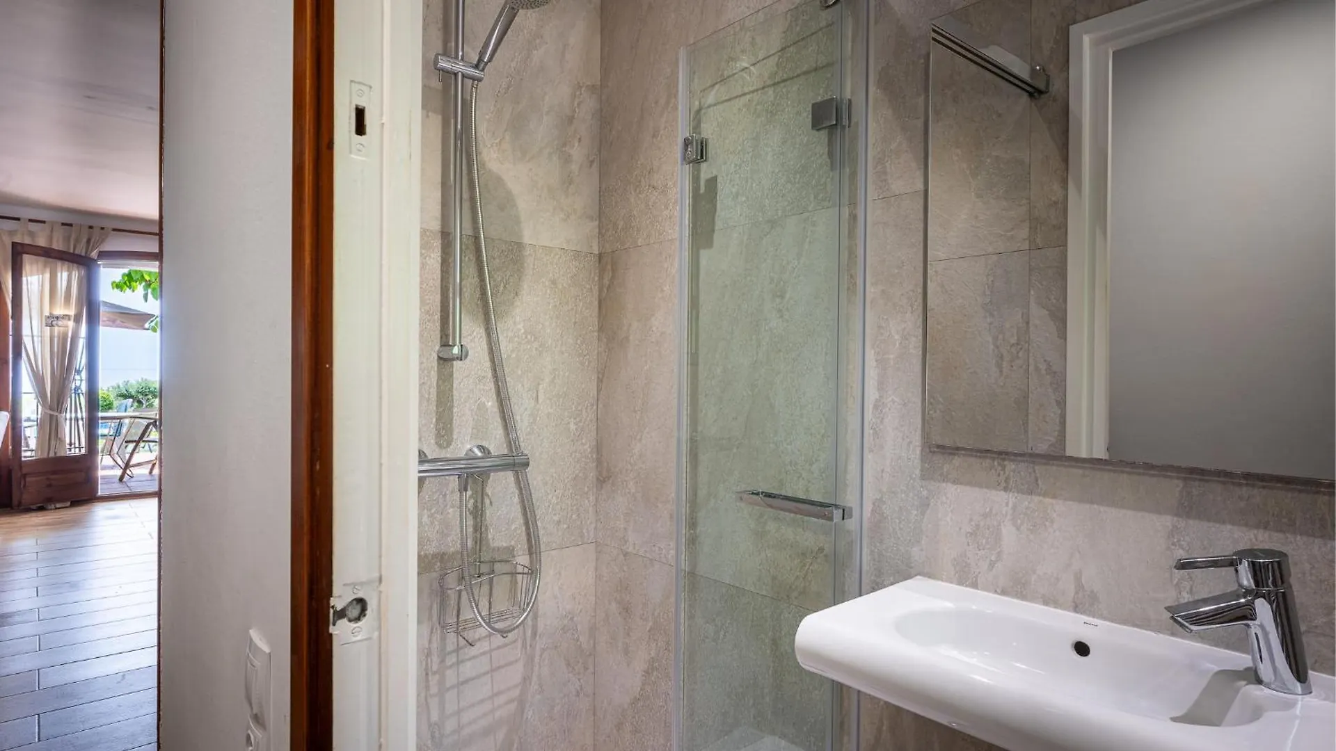 Holiday home At084 Piscina Compartida Con 3 Casas Y Vistas Al Mar Villa Torredembarra Spain