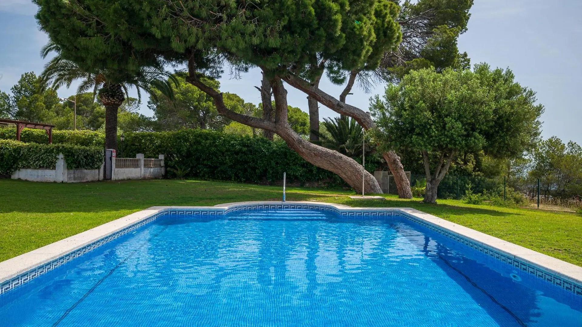 Holiday home At084 Piscina Compartida Con 3 Casas Y Vistas Al Mar Villa Torredembarra