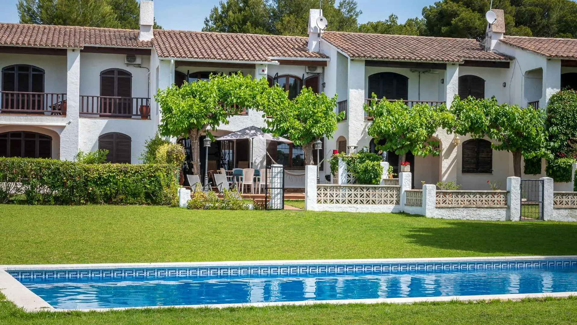 Holiday home At084 Piscina Compartida Con 3 Casas Y Vistas Al Mar Villa Torredembarra Spain